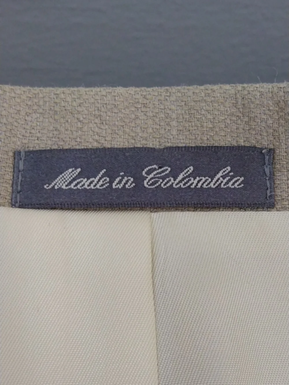Vintage - Like New Oscar De La Renta Wool/Silk Light Tan Sport Jacket  44R